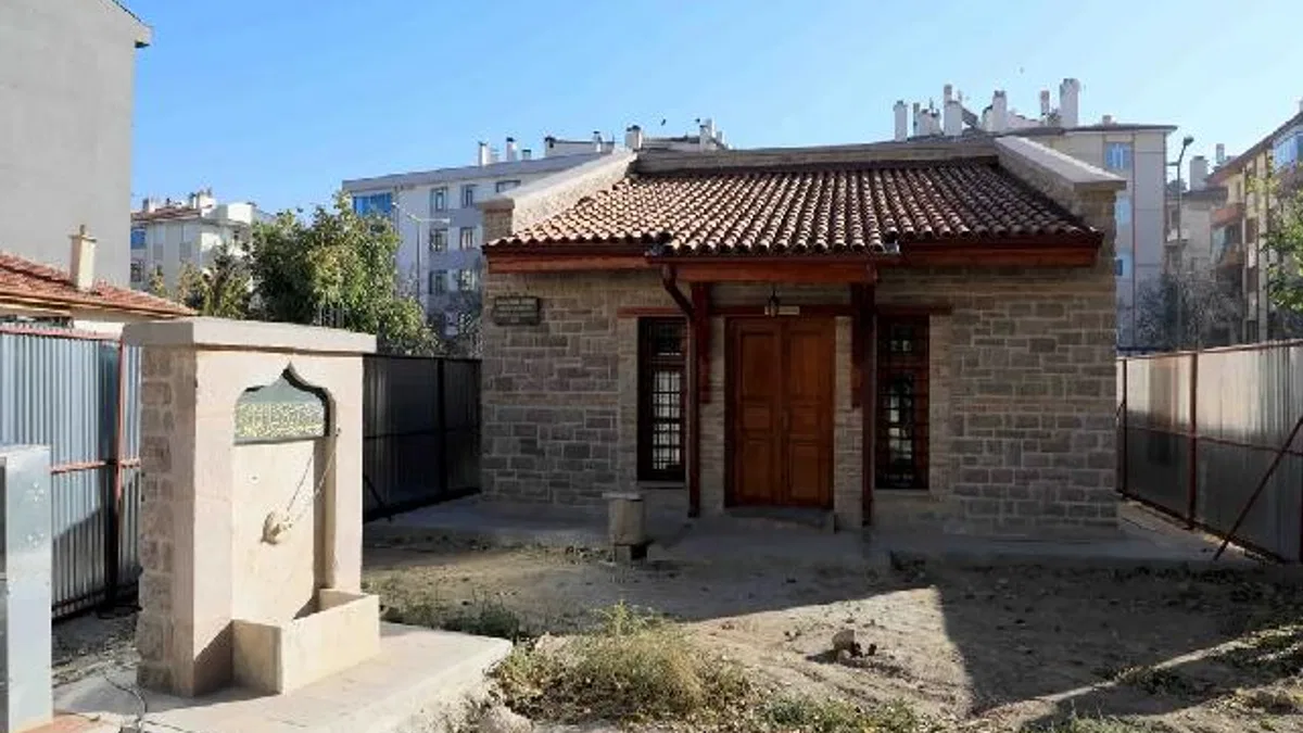 Konya Karatay'da Burhan Dede Türbesi aslına uygun şekilde ihya edildi