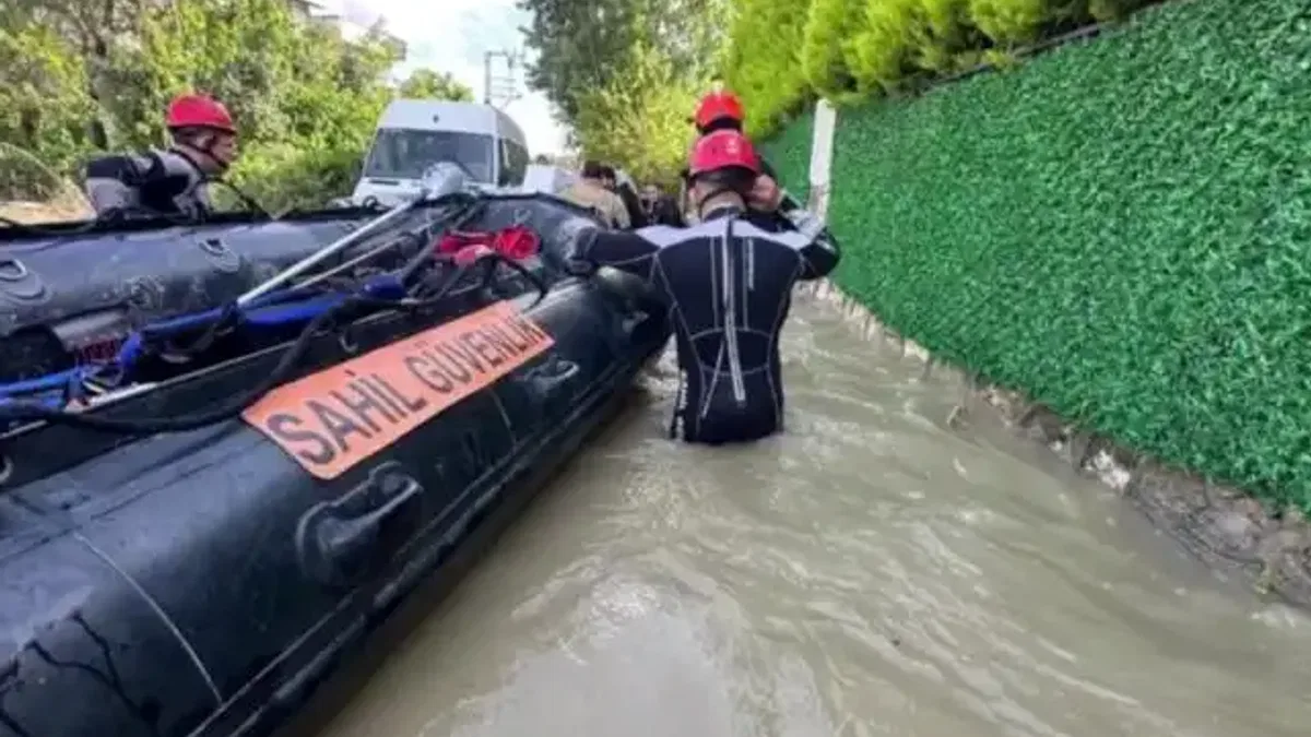 Hatay Defne'de su baskını! Mahsur kalan 20 vatandaş kurtarıldı