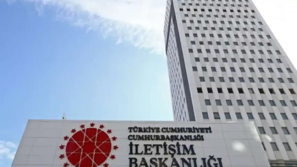 İletişim Başkanlığı: Son bir ayda FETÖ ile irtibatlı 2 bin 702 sosyal hesaba erişim engeli getirildi