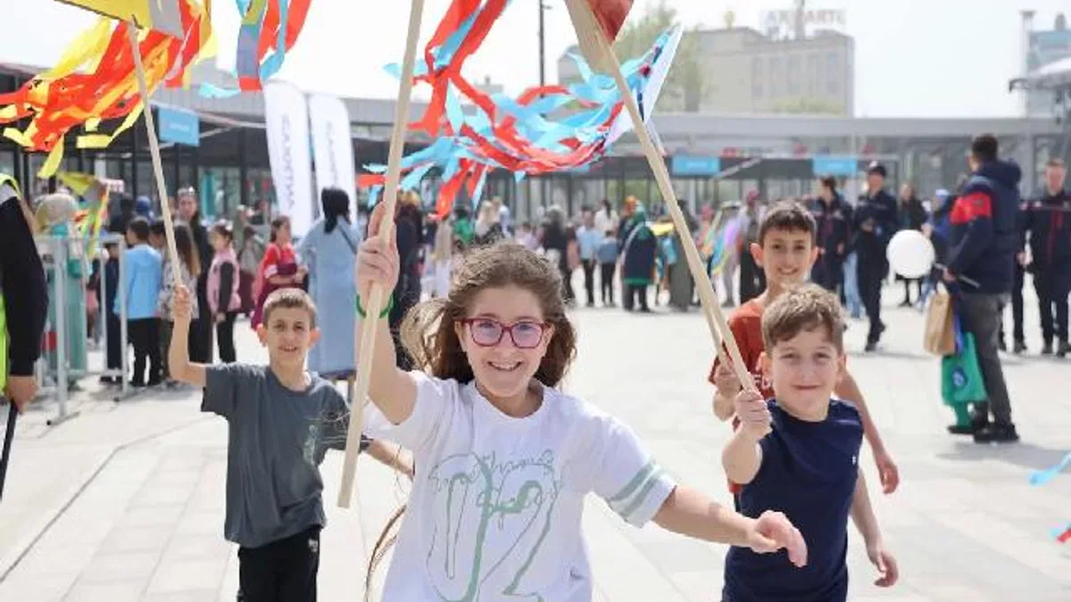 Kocaeli'de Milli İrade Meydanı her gün dolup taştı