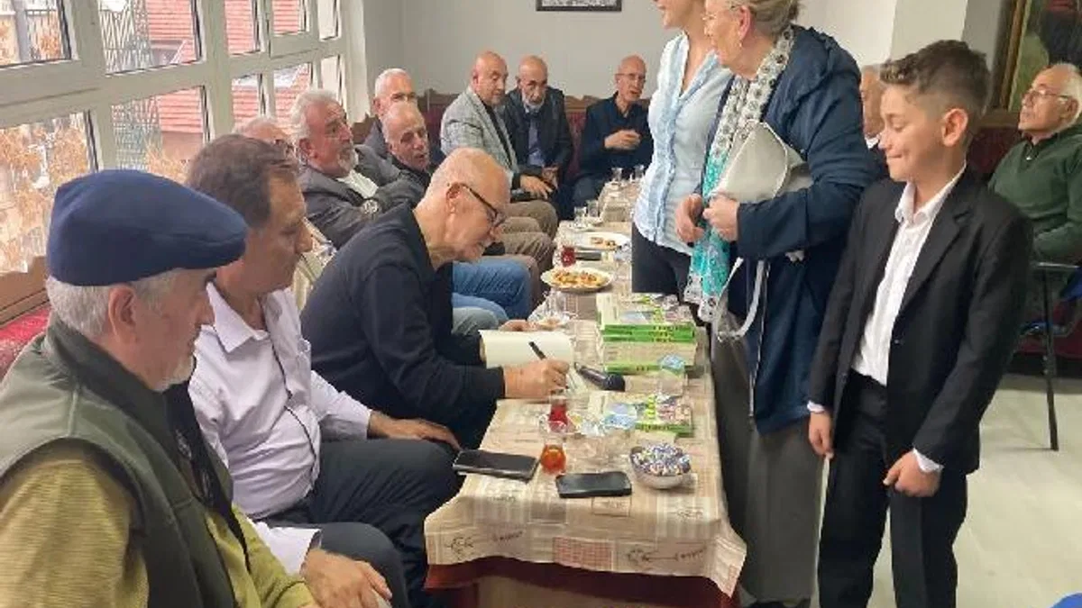 Sabuncuoğlu'nun 'Kalbimdeki Manşet: Hasangala' okurlarıyla buluştu