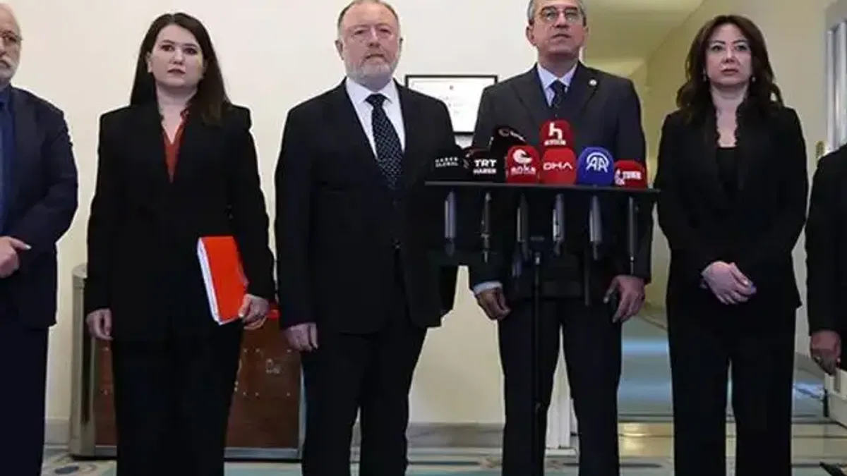 CHP’den DEM Parti’ye ara seçim ziyareti