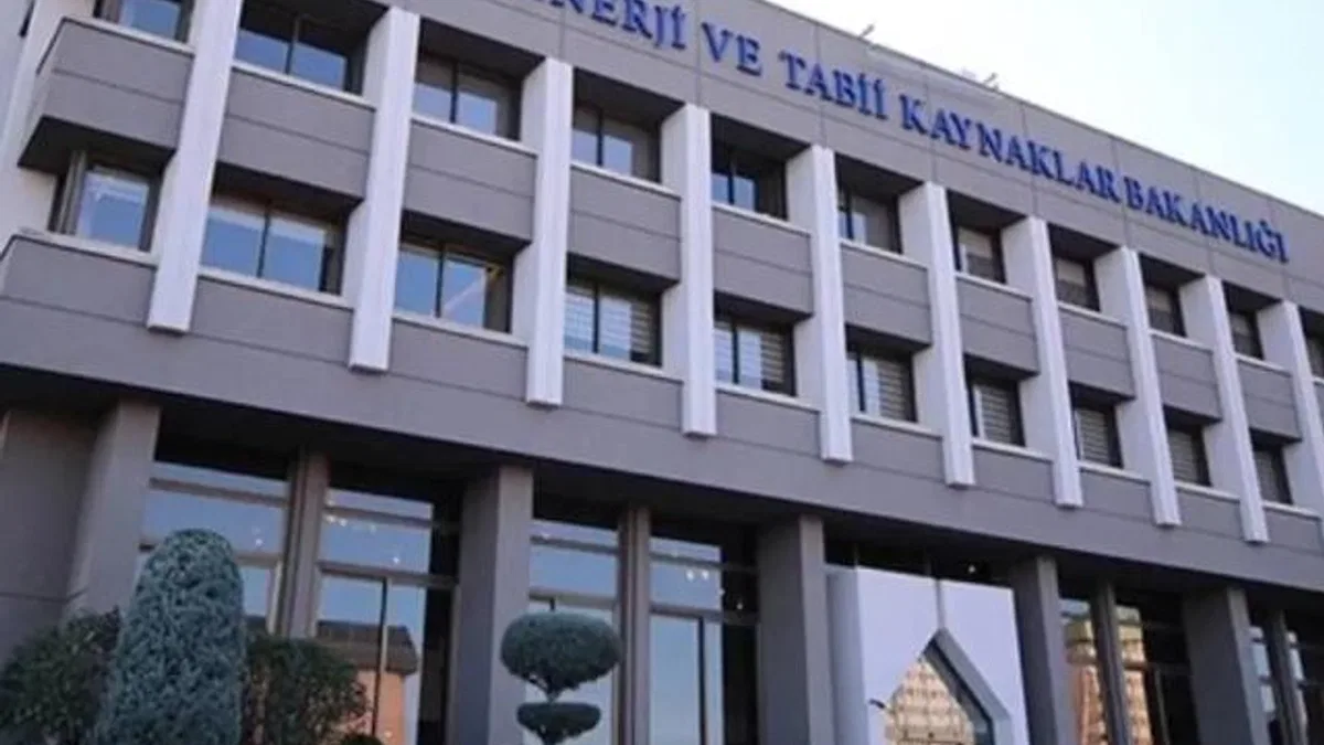 Enerji sektöründe yetkilendirme ve sertifika bedelleri güncellendi