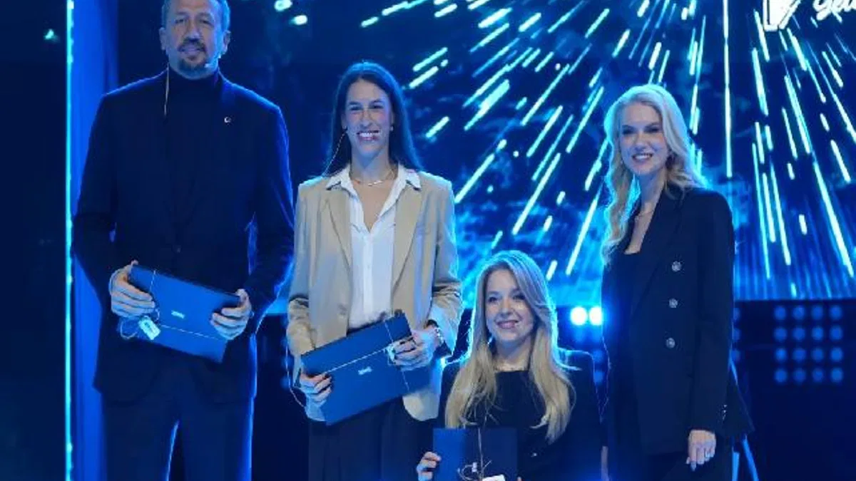 Halkbank Gençİz Zirvesi'22 İstanbul'da 5 bin genci buluşturdu