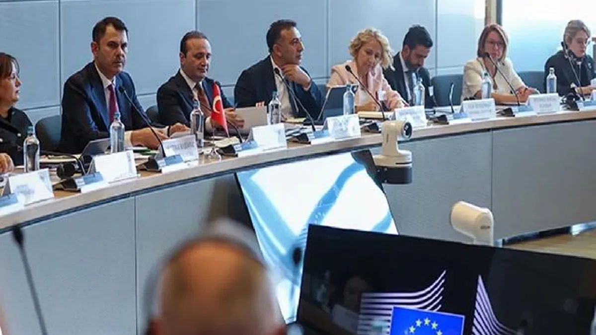 Bakan Kurum AB İklim Eylem Komiseri Hoekstra ile görüştü